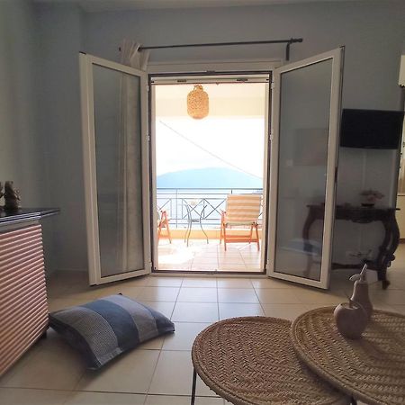 G Apartment In Ajía Effimía Kültér fotó