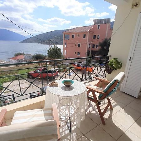 G Apartment In Ajía Effimía Kültér fotó