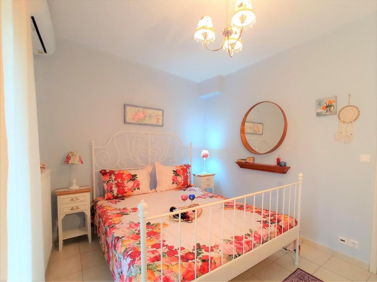 G Apartment In Ajía Effimía Kültér fotó