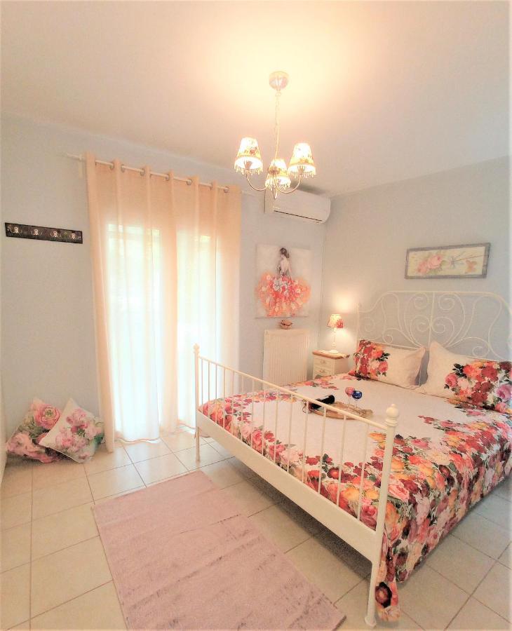 G Apartment In Ajía Effimía Kültér fotó