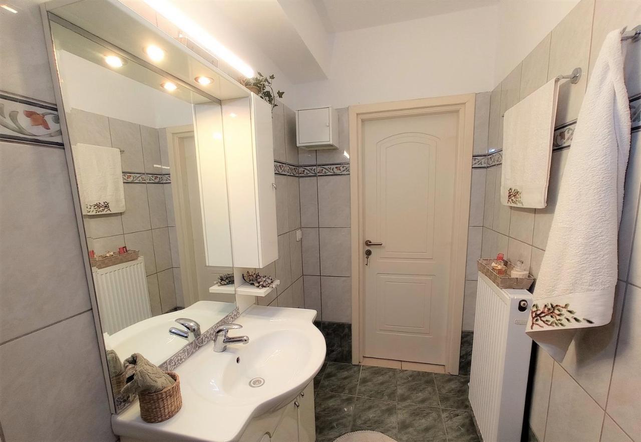 G Apartment In Ajía Effimía Kültér fotó
