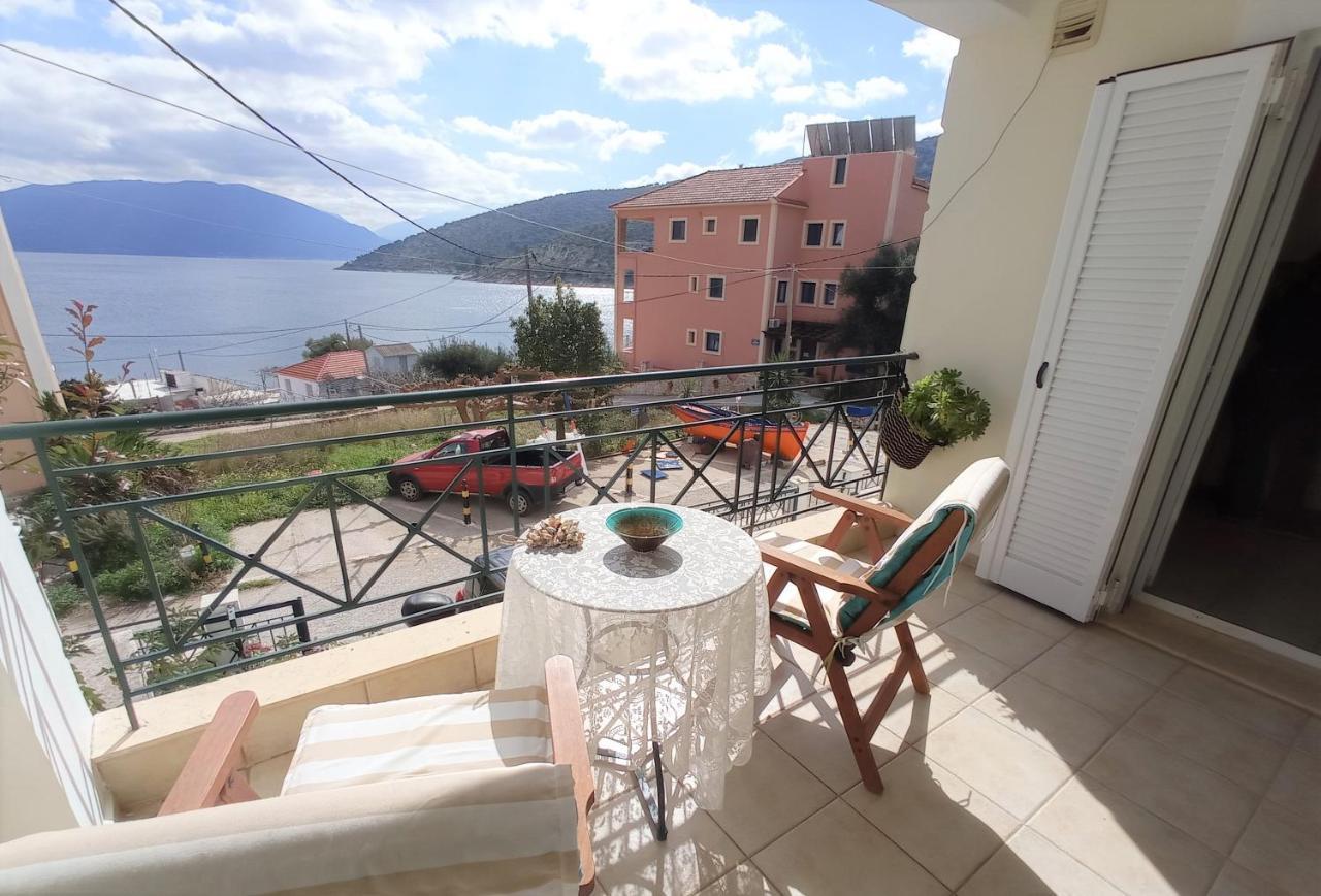 G Apartment In Ajía Effimía Kültér fotó